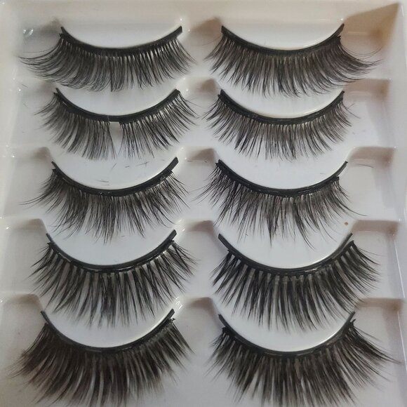 Beauty Bundle - Magnetic Lashes & Eyeliner Brushes - Picture 1 of 6